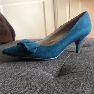 Beautiful teal dress shoes.